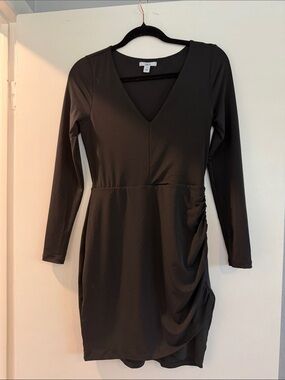 Very flattering stretch Black V-Neck Long Sleeve Ruched Dress